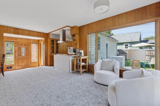 3750 Hubbard Avenue N, Robbinsdale, MN 55422