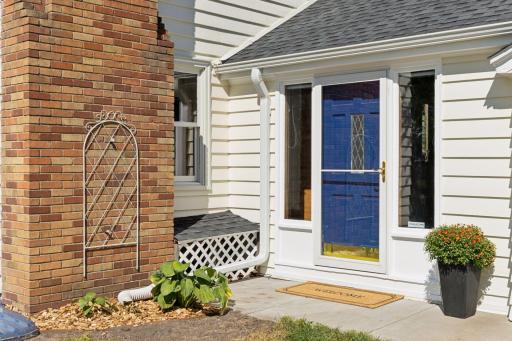 3750 Hubbard Avenue N, Robbinsdale, MN 55422