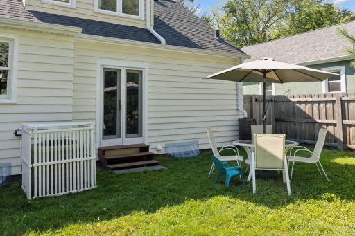 3750 Hubbard Avenue N, Robbinsdale, MN 55422
