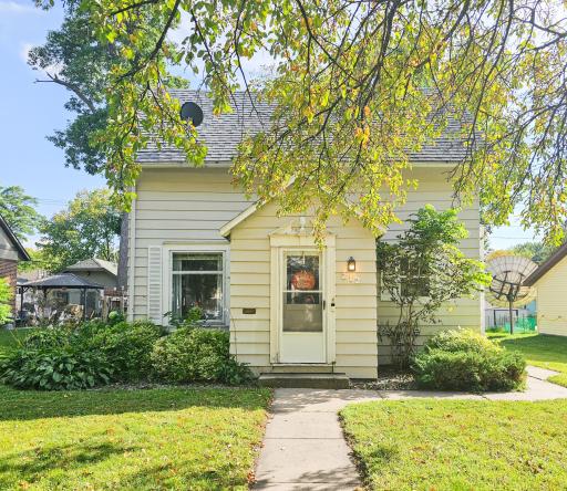 Photo for 212 E Wyoming Street, Redwood Falls, MN 56283 - listing #6790445 212 E Wyoming Street, Redwood Falls, MN 56283