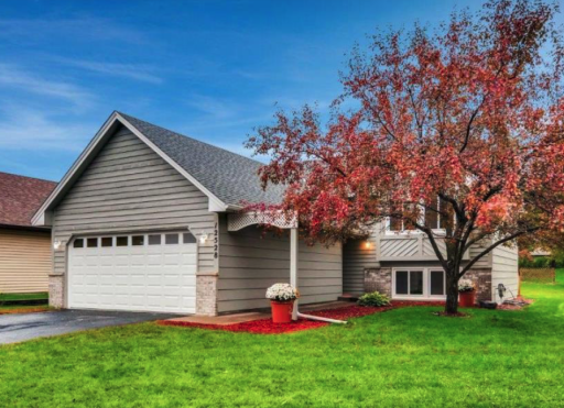 12528 Flintwood Street NW, Coon Rapids, MN 55448