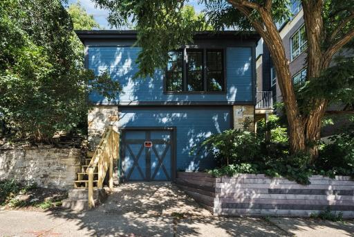 Renovated Caraige House above Heated Garage