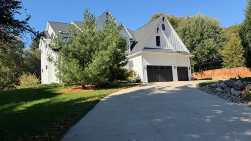 4040 Tonkawood Road, Minnetonka, MN 55345