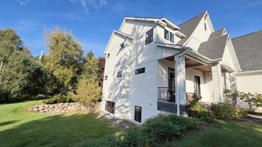4040 Tonkawood Road, Minnetonka, MN 55345