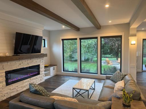 4040 Tonkawood Road, Minnetonka, MN 55345