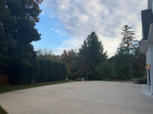 4040 Tonkawood Road, Minnetonka, MN 55345