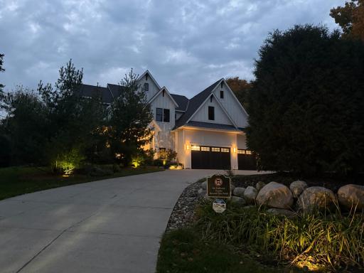 4040 Tonkawood Road, Minnetonka, MN 55345