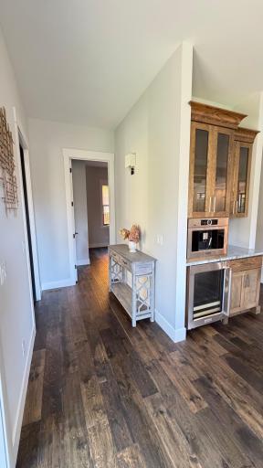 4040 Tonkawood Road, Minnetonka, MN 55345