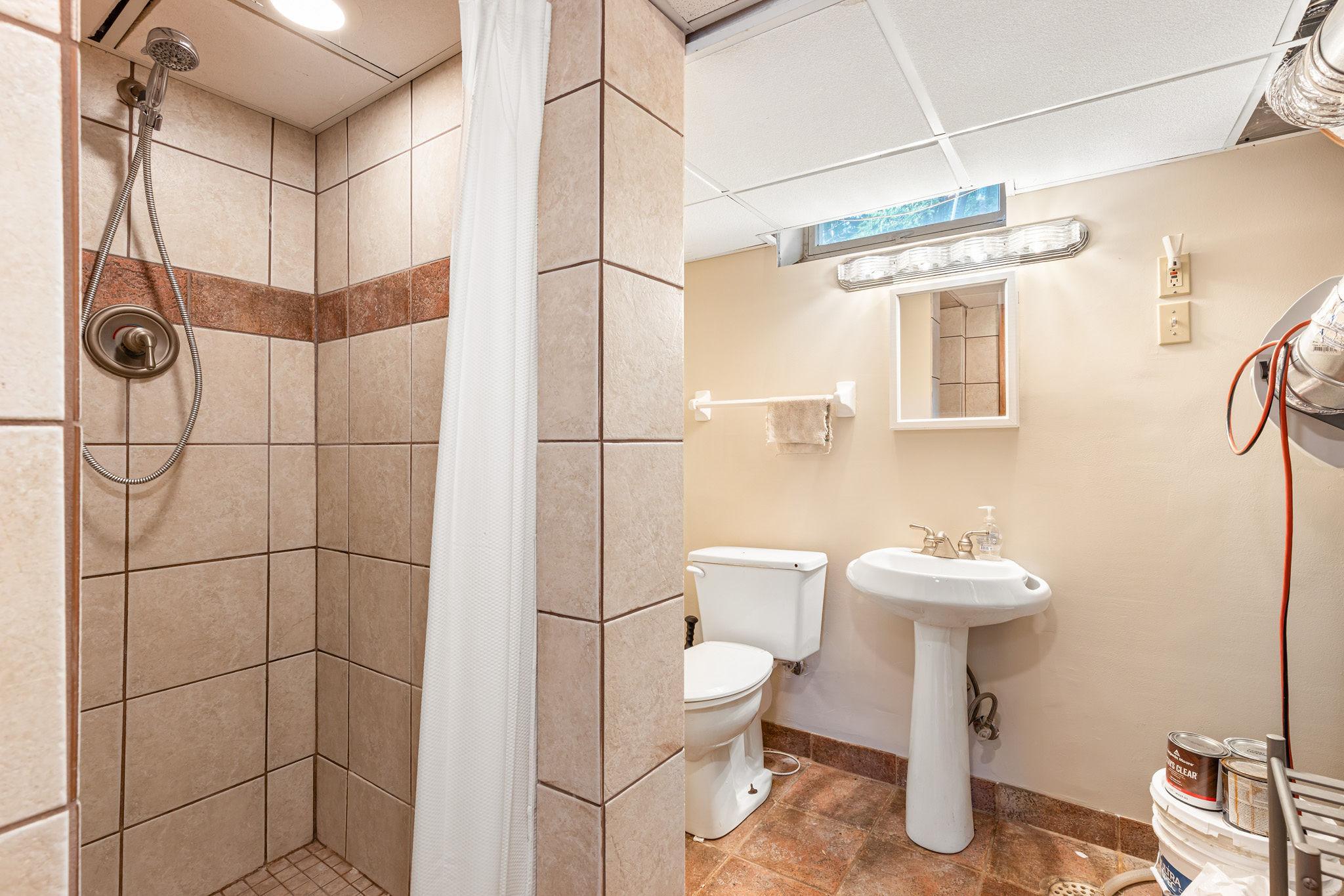 3/4 bath off laundry room