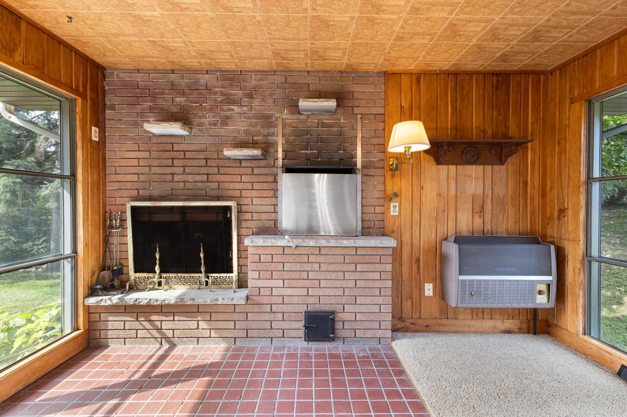 2265 Marion Fireplace 11.jpg