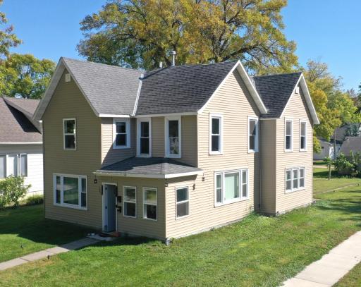 200 E 1st Street, Morris, MN 56267