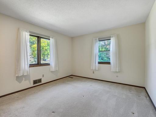 688 W Wentworth Avenue, Saint Paul, MN 55118