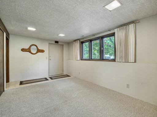 688 W Wentworth Avenue, Saint Paul, MN 55118