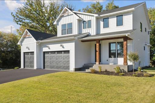2415 Laurie Court W, Roseville, MN 55113