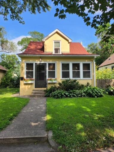 3945 30th Avenue S, Minneapolis, MN 55406