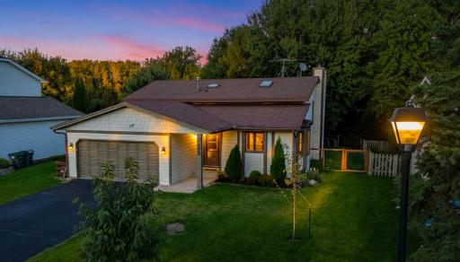 1865 Deer Hills Trail, Saint Paul, MN 55122