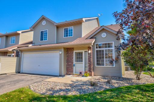 2410 Oakridge Circle, Hudson, WI 54016