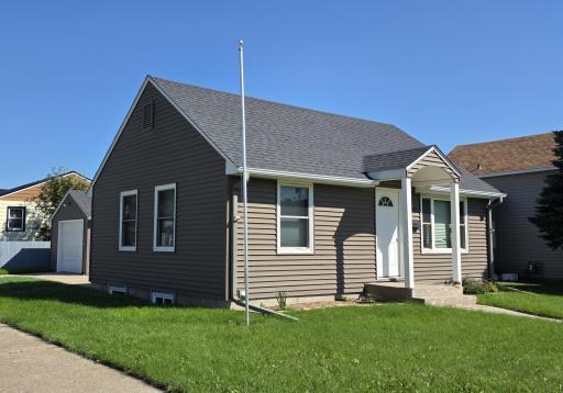 205 7th Avenue SW, Valley City, ND 58072