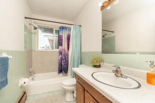 1055 Spencer Street S, Shakopee, MN 55379
