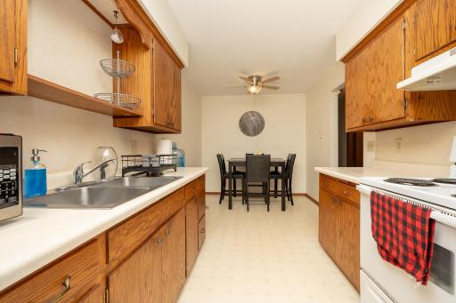 1055 Spencer Street S, Shakopee, MN 55379