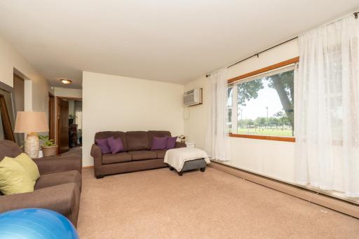 1055 Spencer Street S, Shakopee, MN 55379