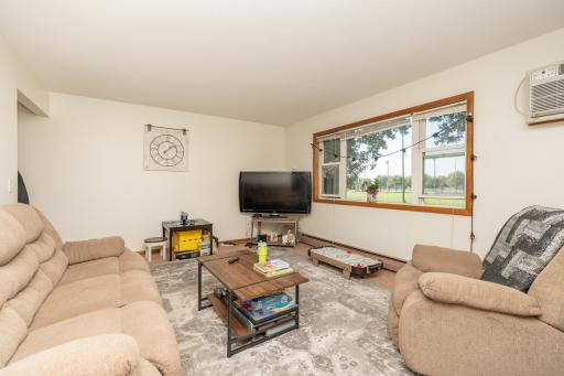 1055 Spencer Street S, Shakopee, MN 55379