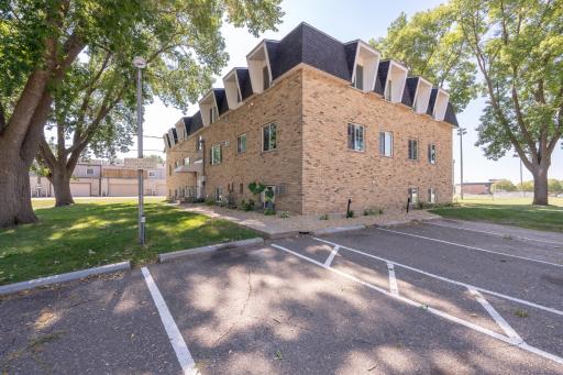 1055 Spencer Street S, Shakopee, MN 55379