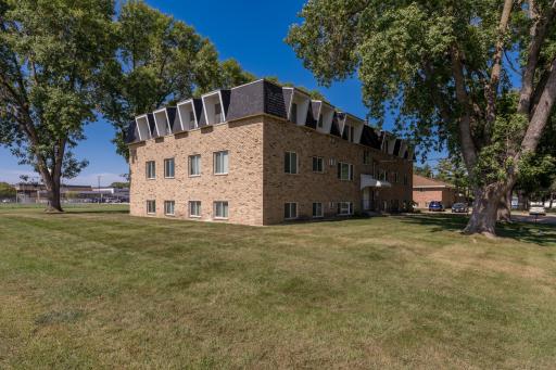 1055 Spencer Street S, Shakopee, MN 55379