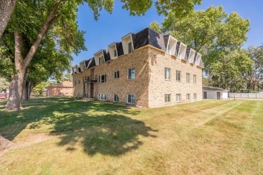 1055 Spencer Street S, Shakopee, MN 55379