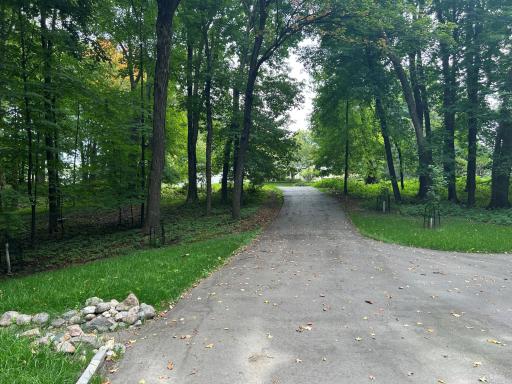 1426 Holdridge Circle, Wayzata, MN 55391