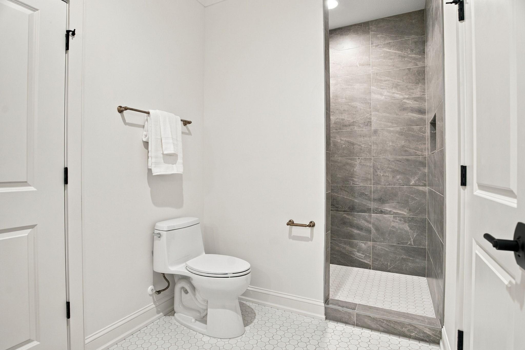 117-web-or-mls-1426_Holdridge_Cir_Wayzata_MN_55391_122.jpg
