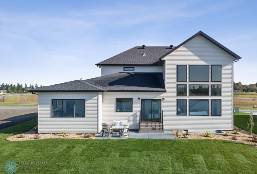 8147 Memory Lane, Horace, ND 58047