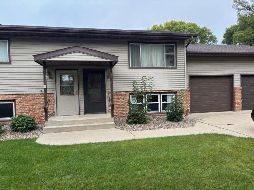 2402 Kenwood Drive SW, Willmar, MN 56201
