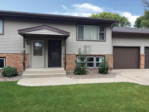 2402 Kenwood Drive SW, Willmar, MN 56201