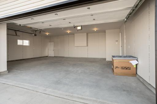 6732 32nd Street S, Fargo, ND 58104