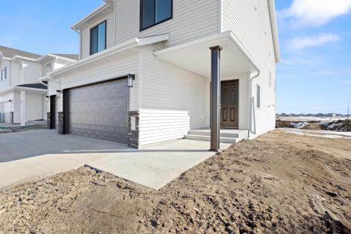 6732 32nd Street S, Fargo, ND 58104