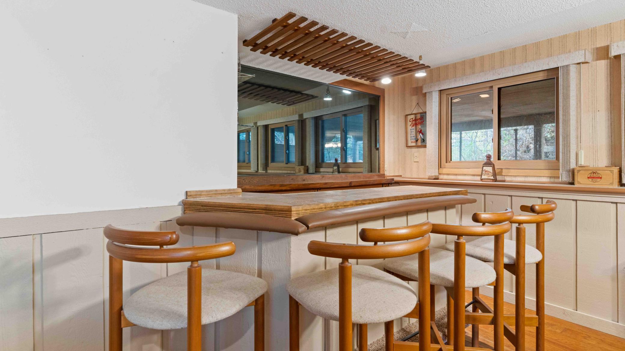 LL bar/entertaining area.