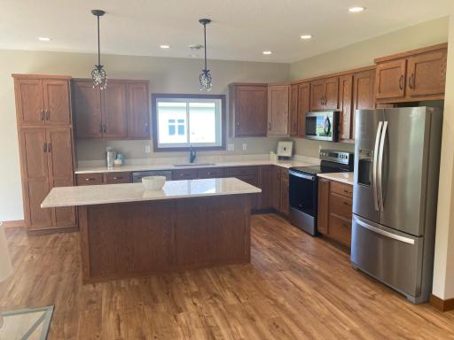 large kitchen island for entertaining friends & family