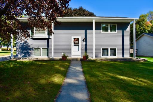 328 6th Street N, Kandiyohi, MN 56251