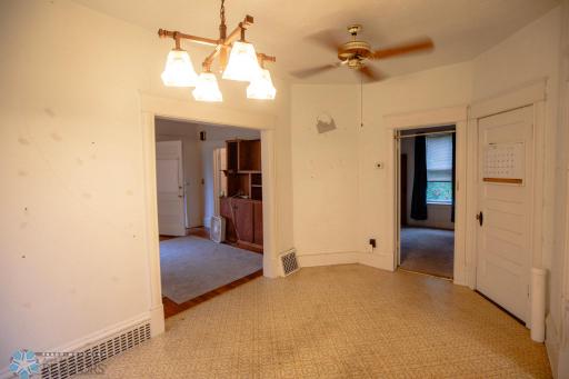 2S1A5049 2.jpg