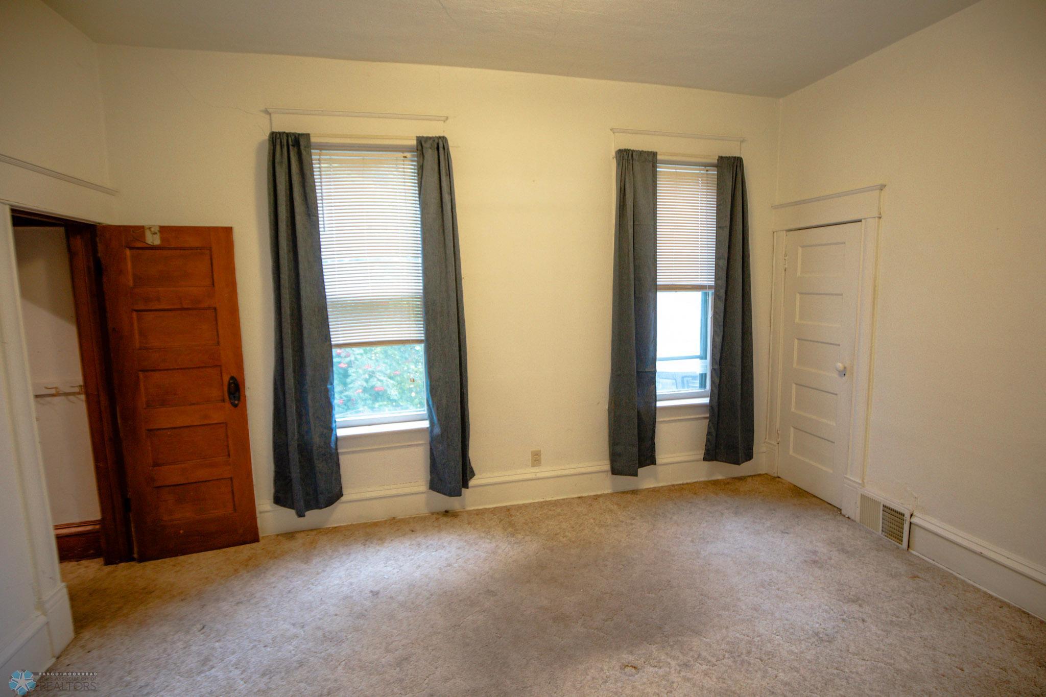 2S1A5037 2.jpg