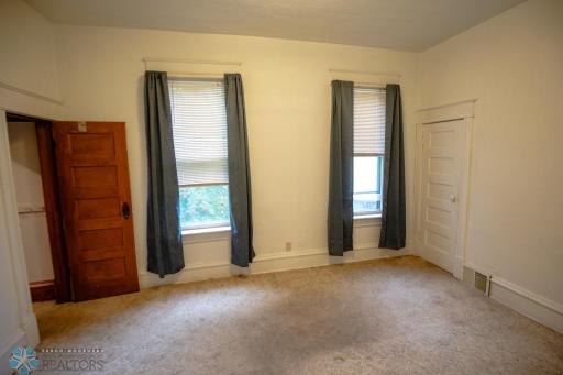 2S1A5037 2.jpg