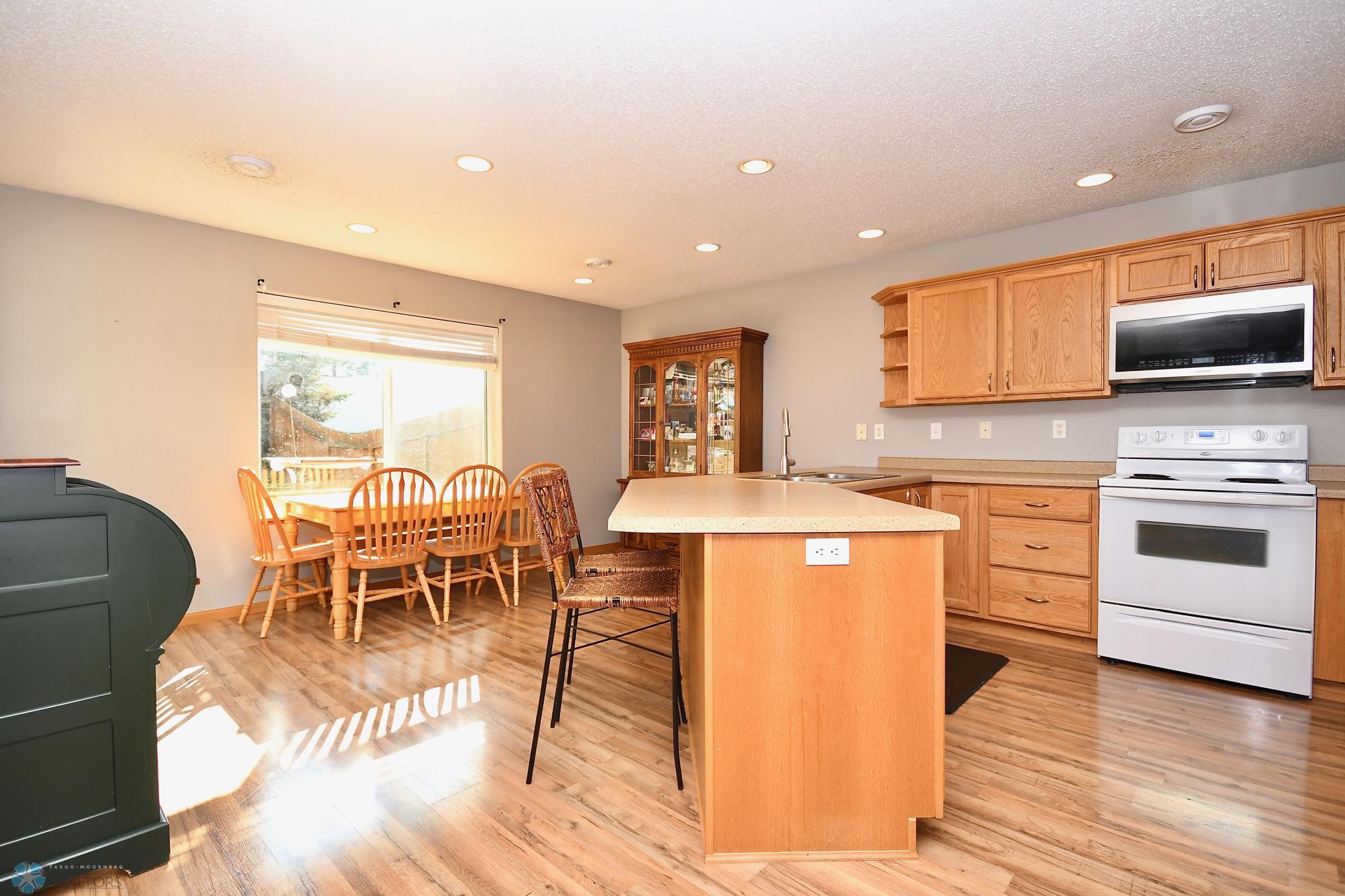 15. Dinning room