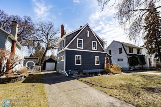 912 11th Street S, Moorhead, MN 56560