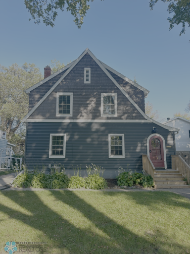 912 11th Street S, Moorhead, MN 56560