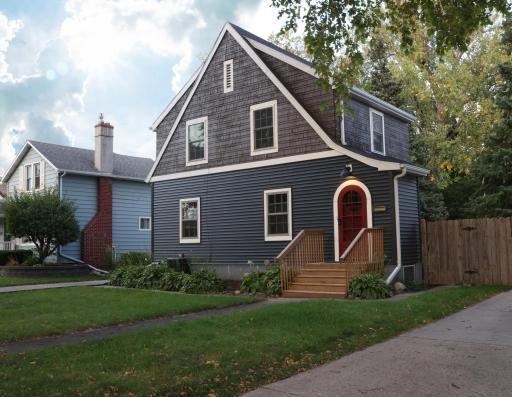 912 11th Street S, Moorhead, MN 56560