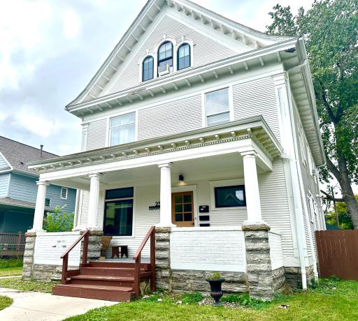 2323 Dupont Avenue N, Minneapolis, MN 55411