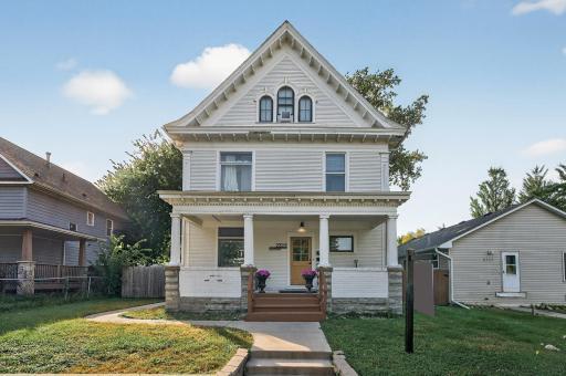 2323 Dupont Avenue N, Minneapolis, MN 55411