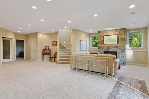 12 Riley Ridge, Chanhassen, MN 55317