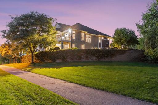 12 Riley Ridge, Chanhassen, MN 55317